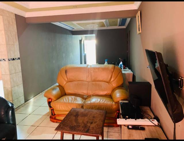 3 BEDROOM FREEHOLD TO LET IN VLAKFONTEIN